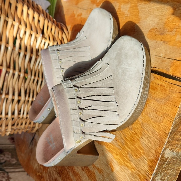 Dansko Shoes - Dansko Fringe Clogs sz 8.5